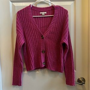 American Eagle sweater